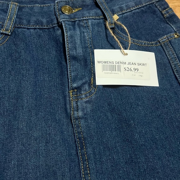 Women’s Denim Jean Skirt - Picture 3 of 3